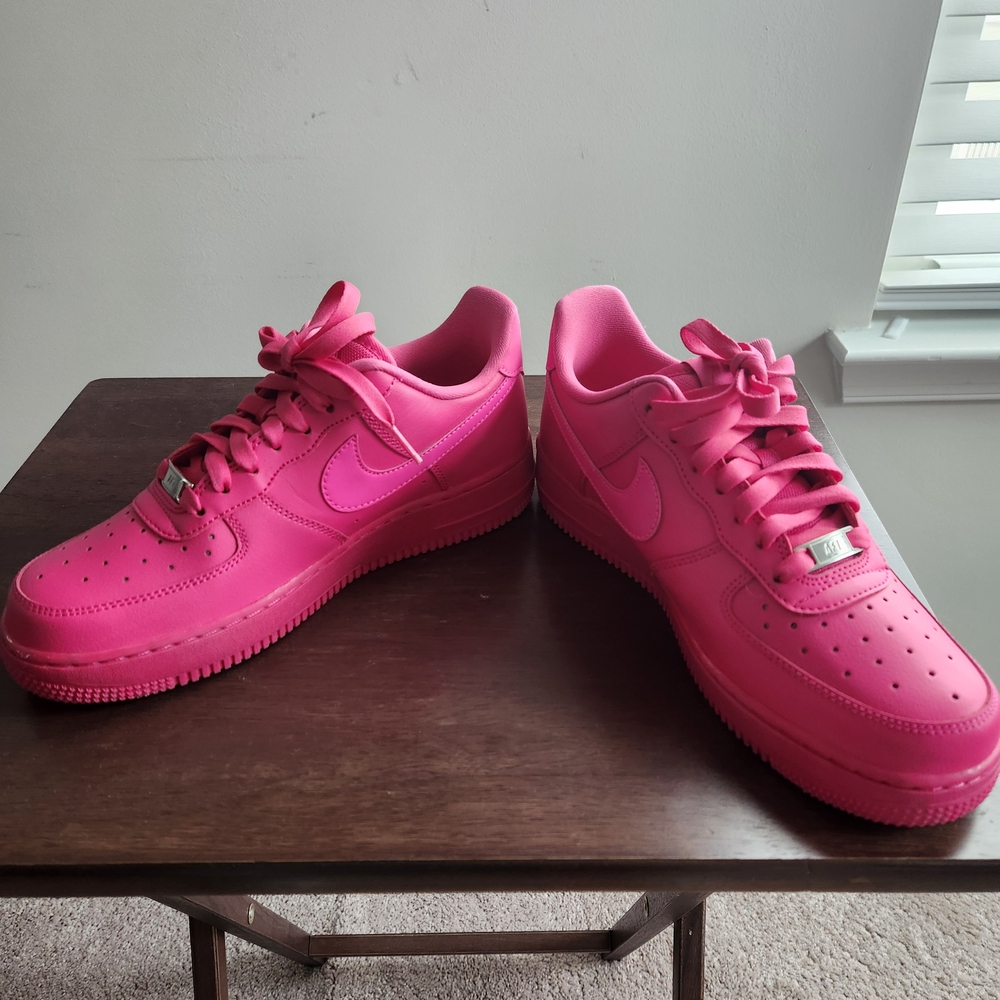 Used Women's Nike Air Force 1 '07 sneakers in the "Fireberry"and Pink